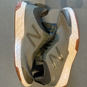 Men’s New Balance Cross Trainers 👟 Like new! Olive 🫒 green 7.5 M